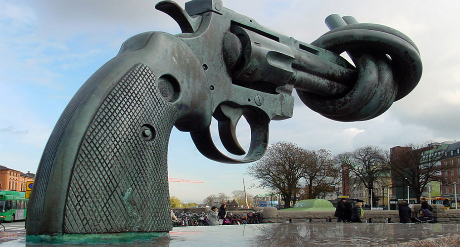 Statue of a gun